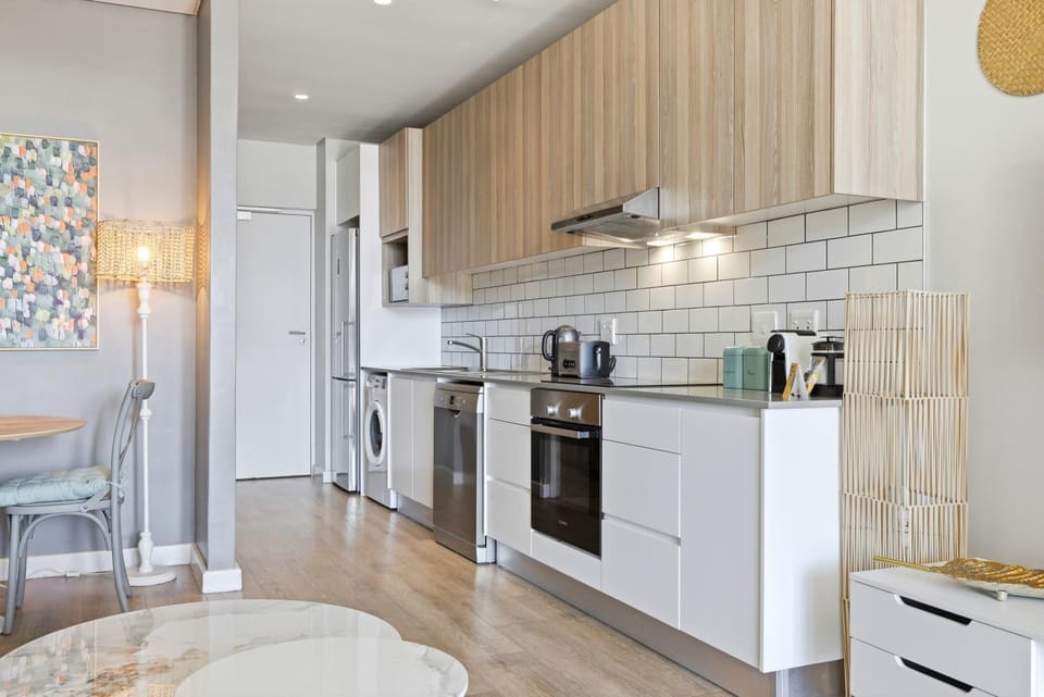 Coffee/tea facilities, dishwasher, microwave, stove, washing machine, kitchen