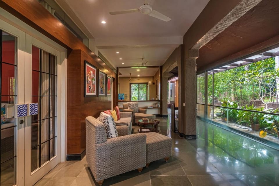 Garden, Living room, Seating area, Garden view