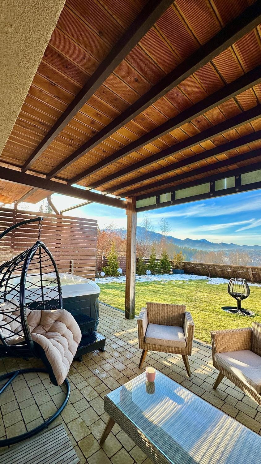 Balcony/Terrace, Seating area, Mountain view