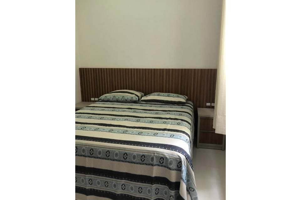 Apto Almeida Moraes 2 suítes Meia Praia Apartment in Porto Belo