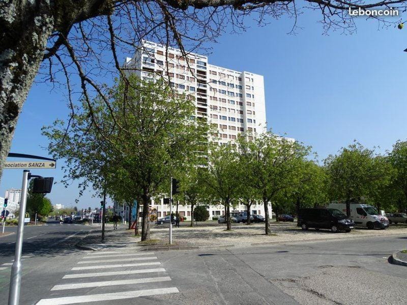 Poitiers appartement T2 à 15 mn du Futuroscope Apartment in Poitiers