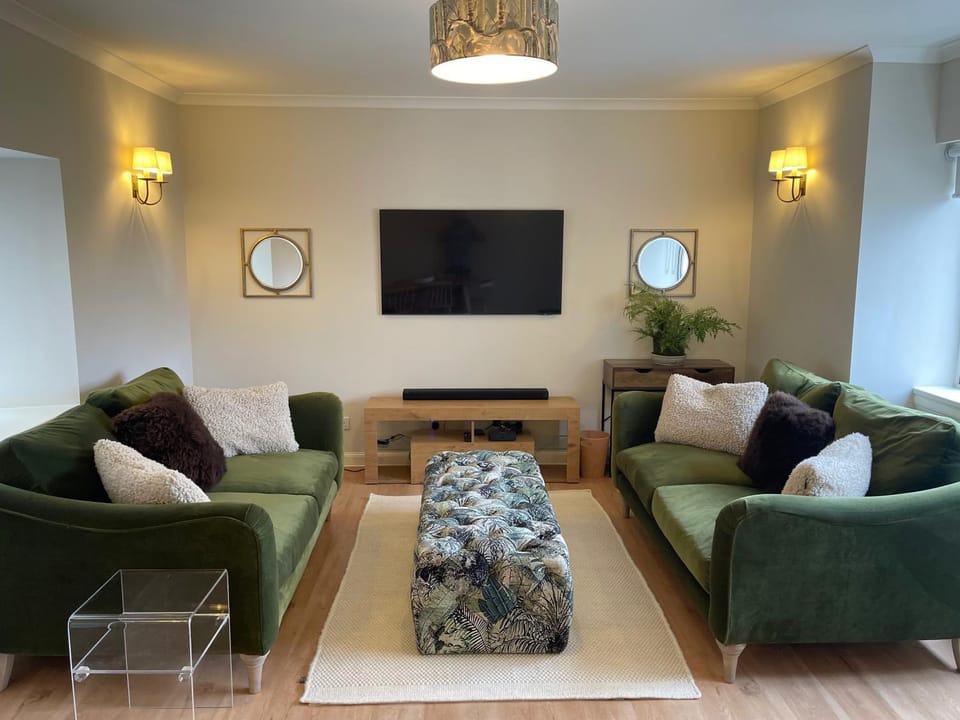 TV and multimedia, Living room, Seating area