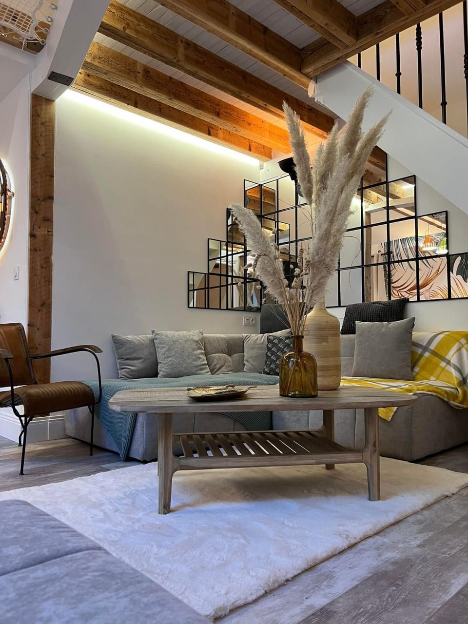 Living room, Seating area