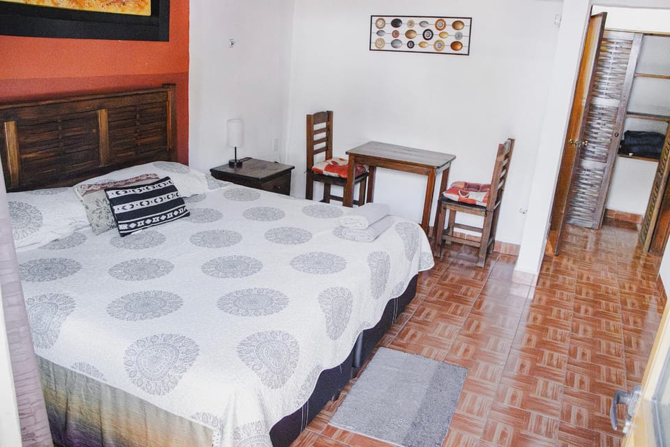 Bed, Photo of the whole room, towels