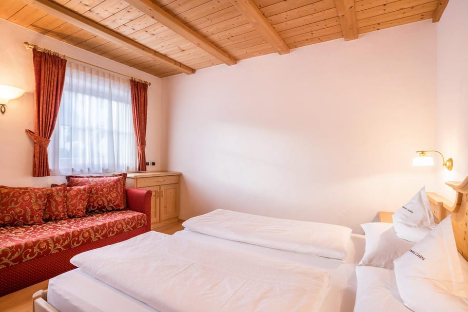 Property building, Living room, Bedroom