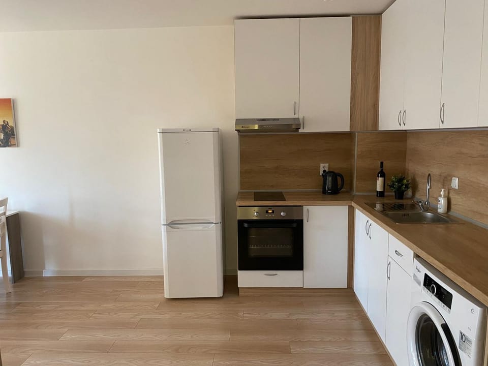 Brand new apartment with outdoor swimming pool Apartment in Varna