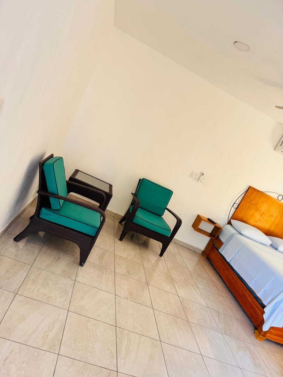 Photo of the whole room