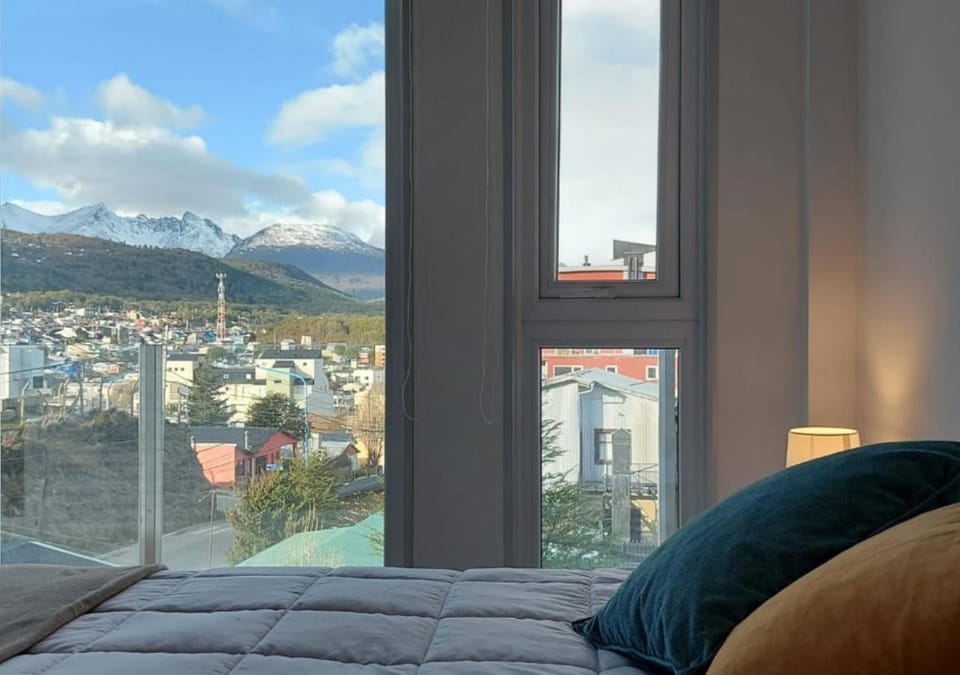 Bed, Mountain view