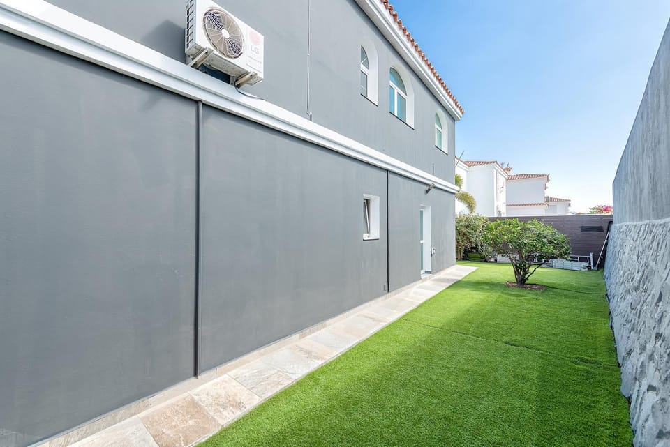 La VILLA DE ALISA La Casa Entera Villa in Maspalomas