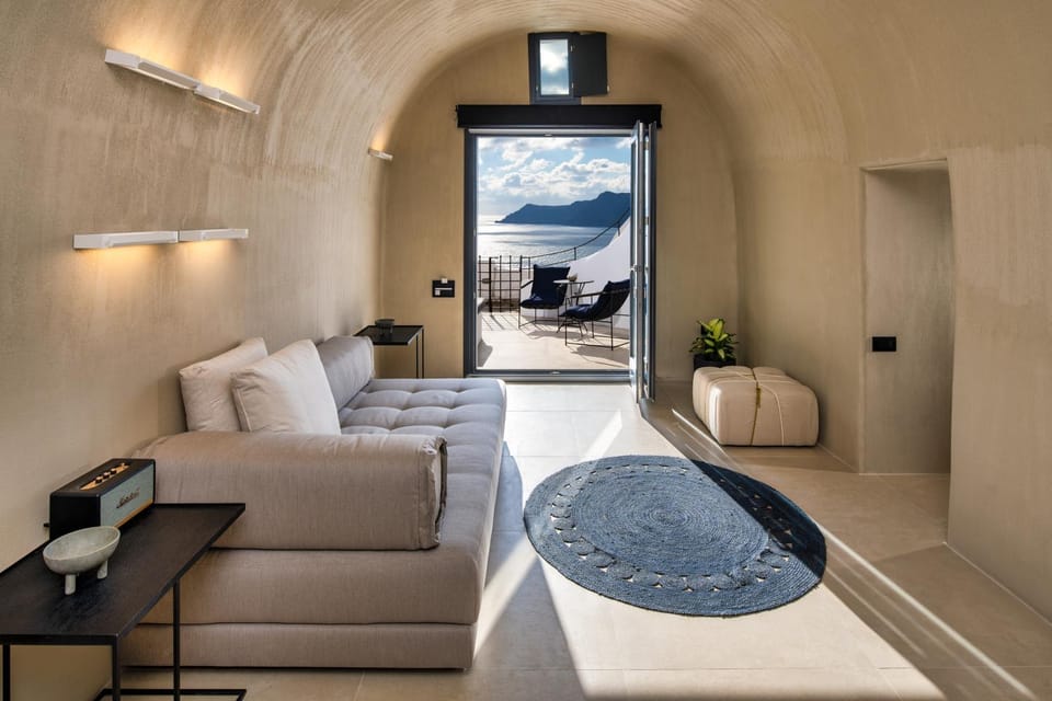 Natural landscape, Living room, Decorative detail, Seating area, Sea view