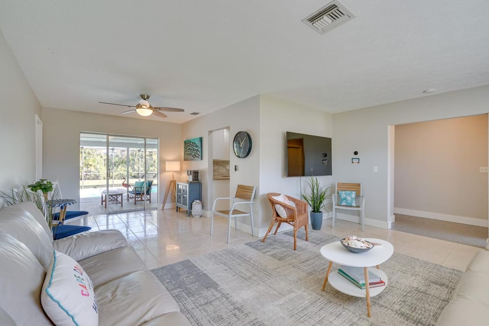 Saltwater Pool & Dog Friendly: ‘The Cape Escape’ House in Cape Coral