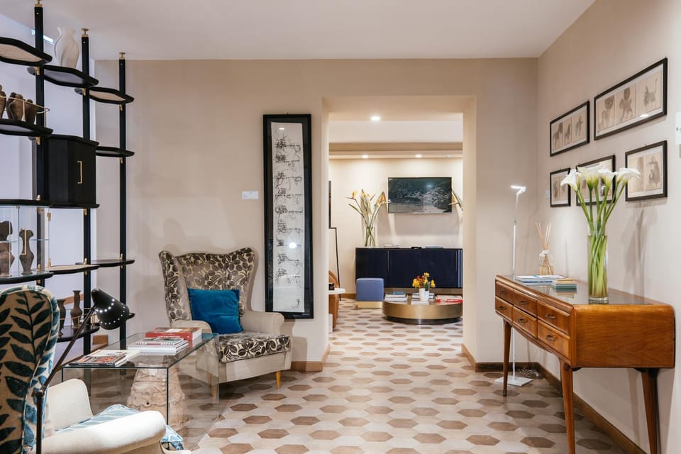 Communal lounge/ TV room