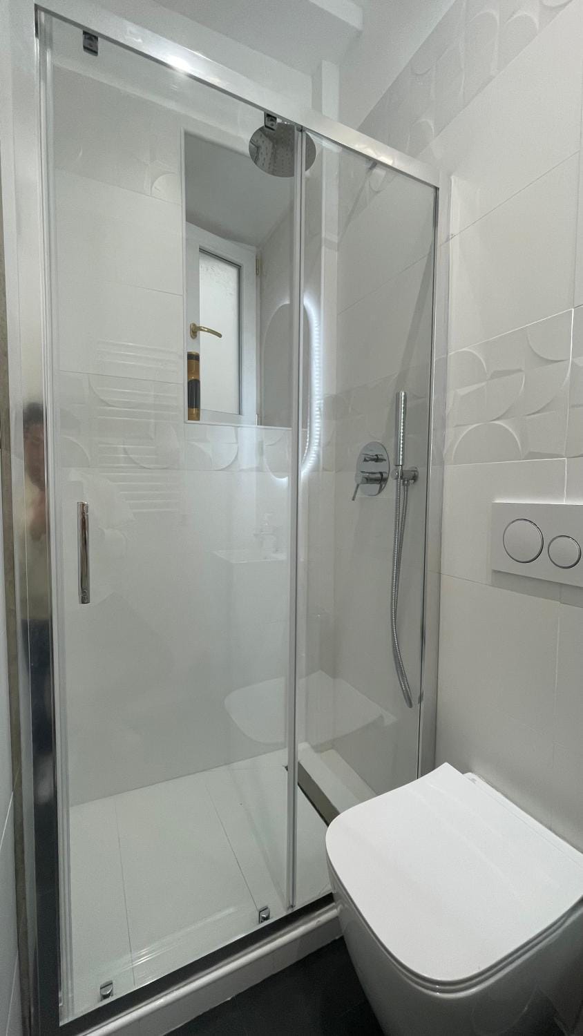 Shower, Bathroom, towels