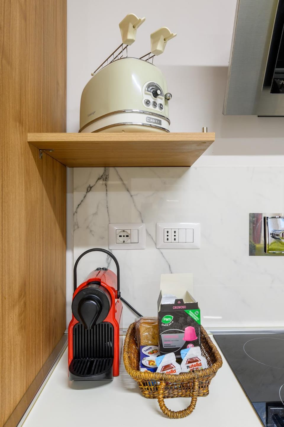 Coffee/tea facilities, toaster