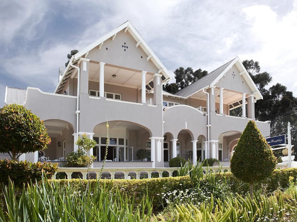 Facade/entrance, Garden