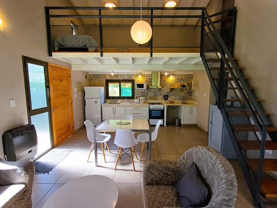 Kitchen or kitchenette, Living room, minibar, pet friendly, stove
