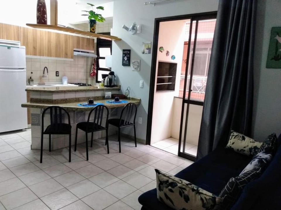 Kitchen or kitchenette, Living room, Seating area, Dining area, minibar, pet friendly, stove