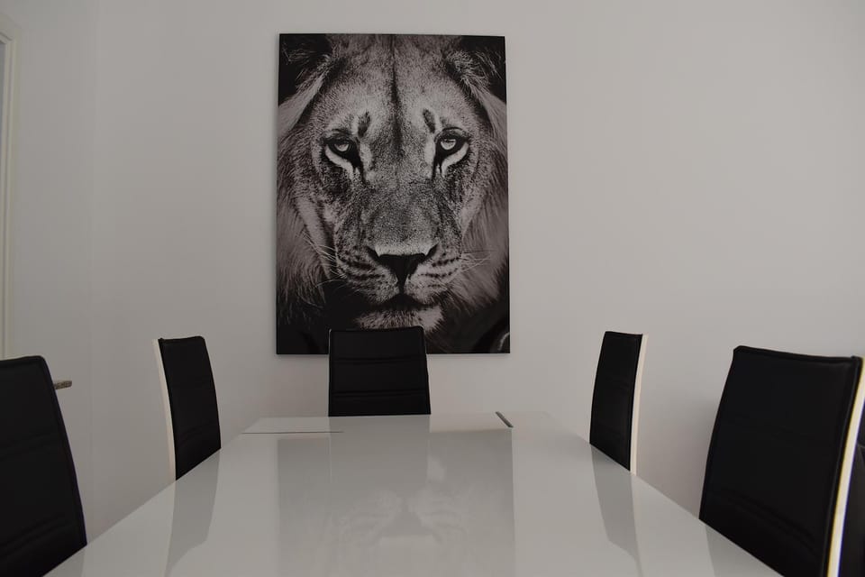Living room, Lounge or bar, Seating area, Dining area
