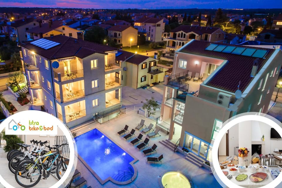 Property building, Swimming pool, Breakfast
