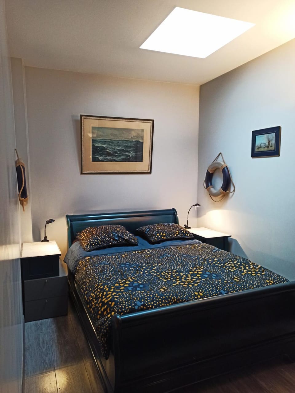 La Maison Rouge Bed and Breakfast in Paris