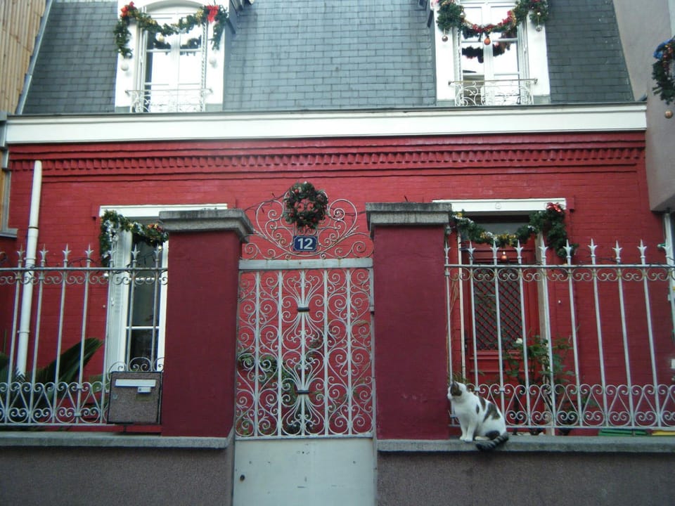 Facade/entrance