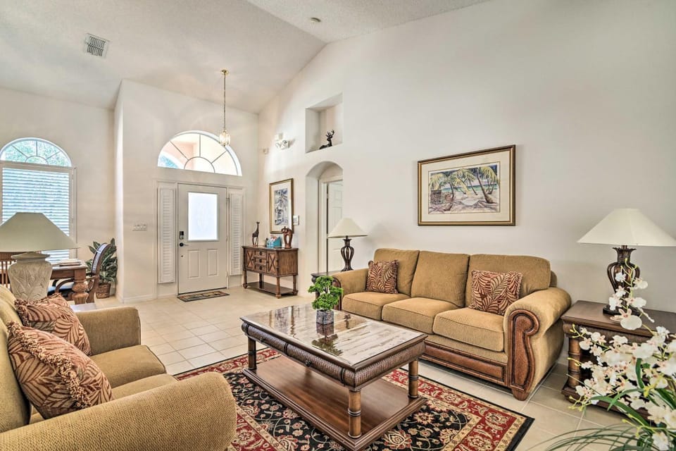 No Pet Fee! Snowbird Haven in Lake Worth Beach! Apartment in Lake Worth