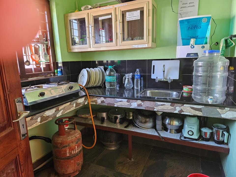 Kitchen or kitchenette