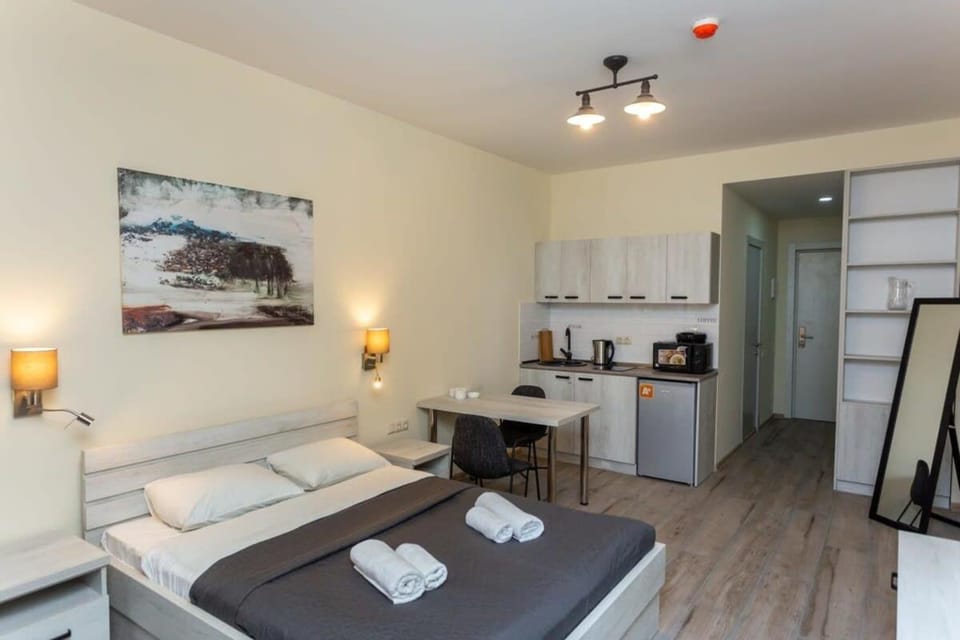 Bed, Photo of the whole room, towels