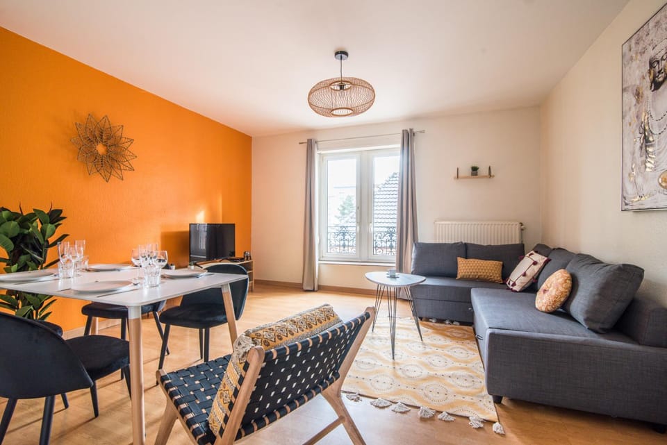 Living room, Dining area