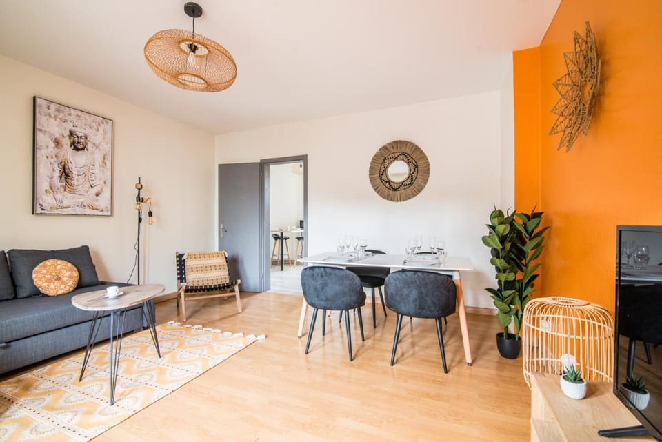 Living room, Dining area