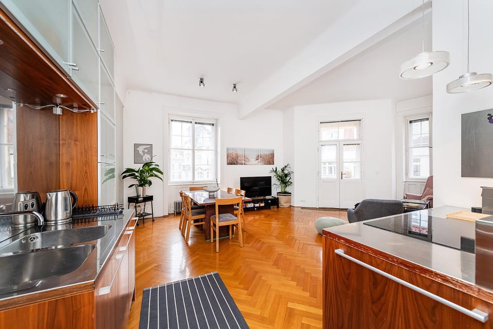 Kitchen or kitchenette, Living room