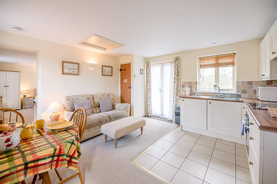 The Cartlodge Boundary Farm, Framlingham House in Framlingham