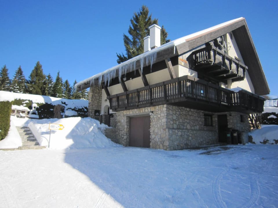 Facade/entrance, Winter
