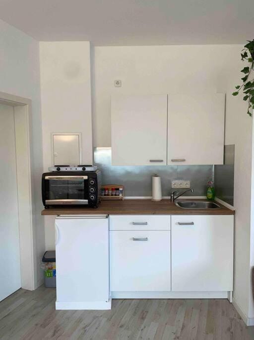 Tiny Bungalow, Check-In Kontaktlos, Zentral, Duisburg Apartment in Krefeld