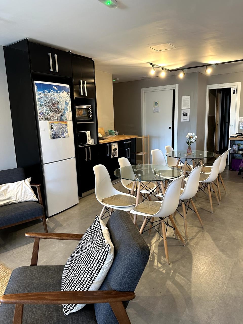 Kitchen or kitchenette, Living room, Dining area