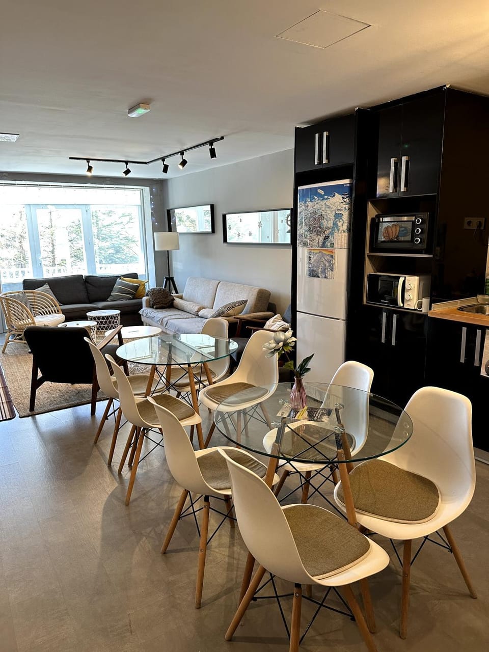 Kitchen or kitchenette, Living room