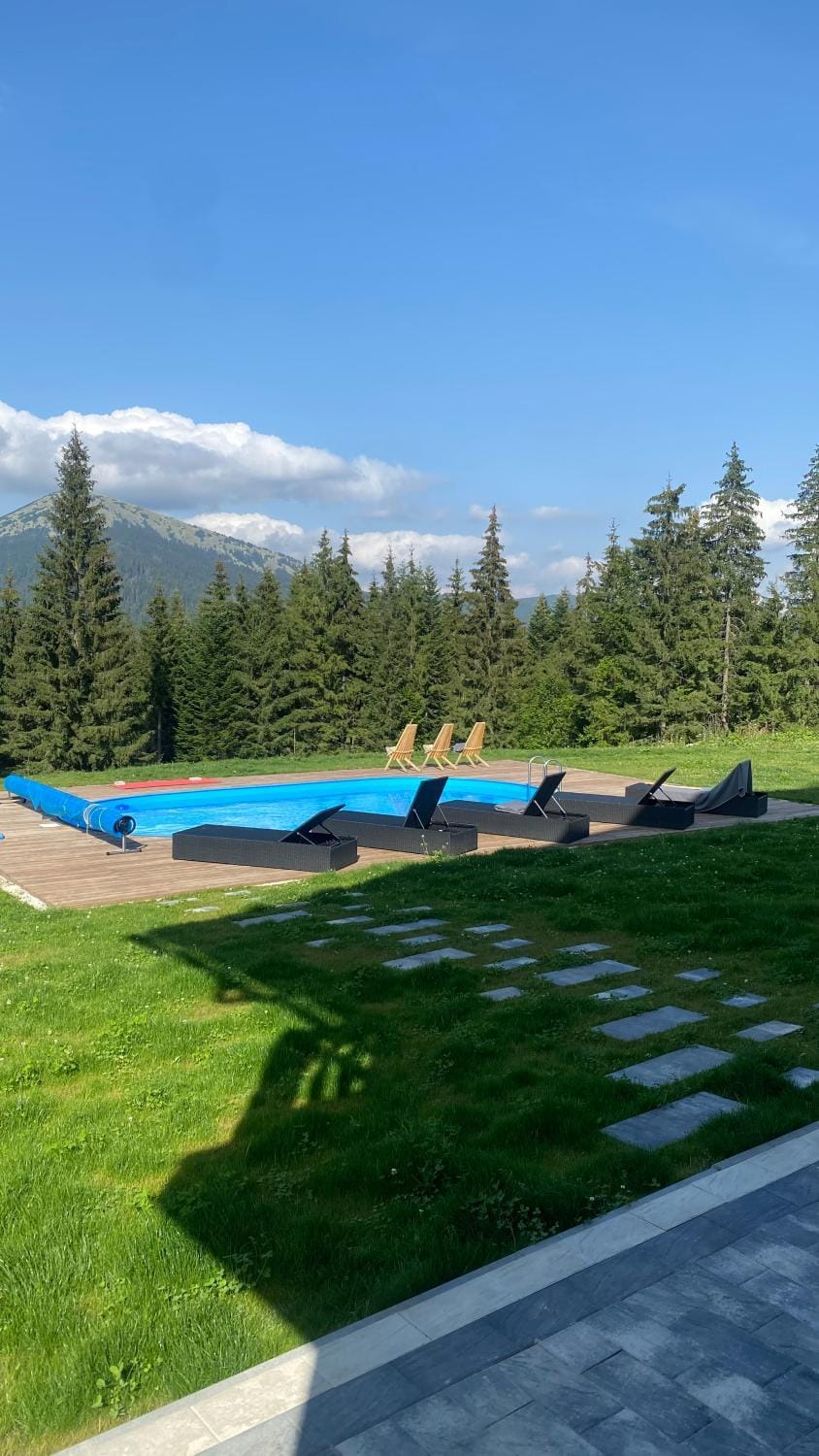 TOPHILL House Chalet in Ukraine