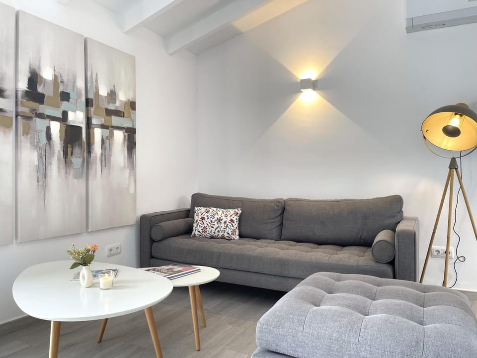 Communal lounge/ TV room, Living room