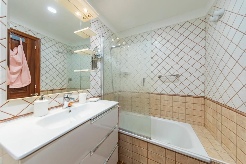 Bathroom, Bath