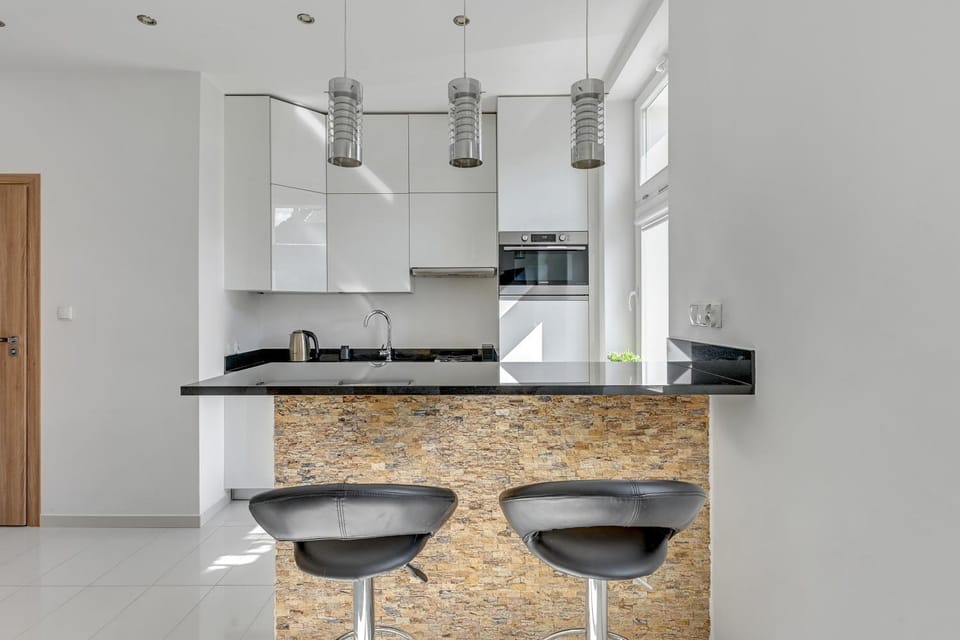 Kitchen or kitchenette, Photo of the whole room, Area and facilities, stove