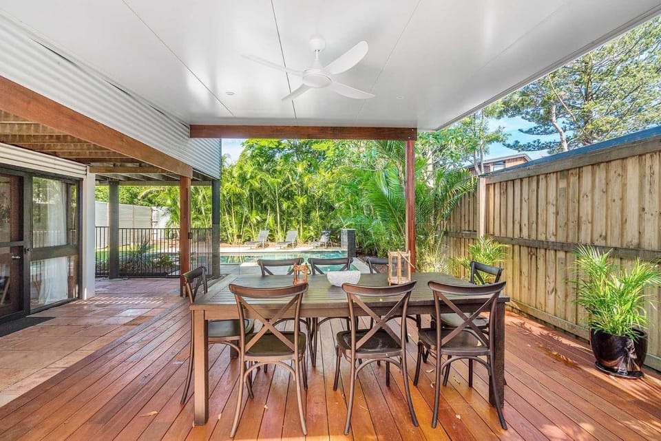 Dining area, Garden view, Pool view
