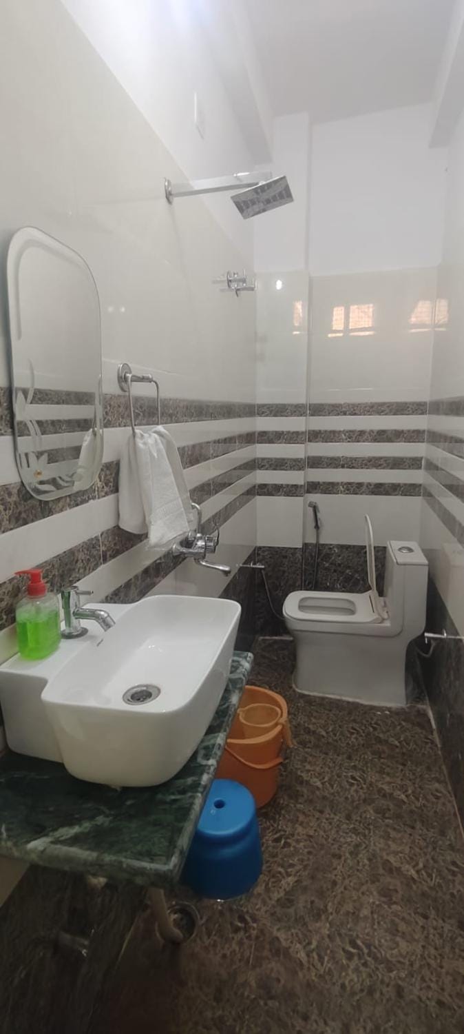 JPM GUEST HOUSE Bed and Breakfast in Varanasi