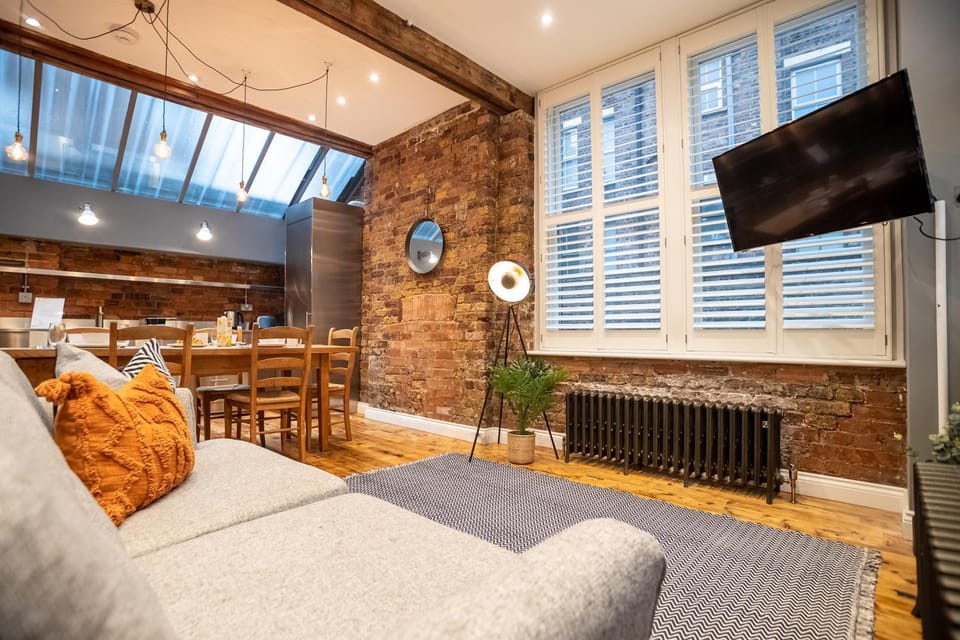 TV and multimedia, Living room, Seating area