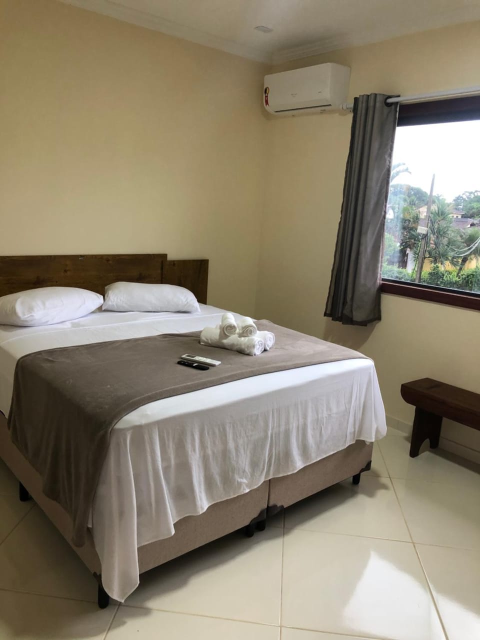 Bed, Photo of the whole room, Bedroom, towels, air conditioner