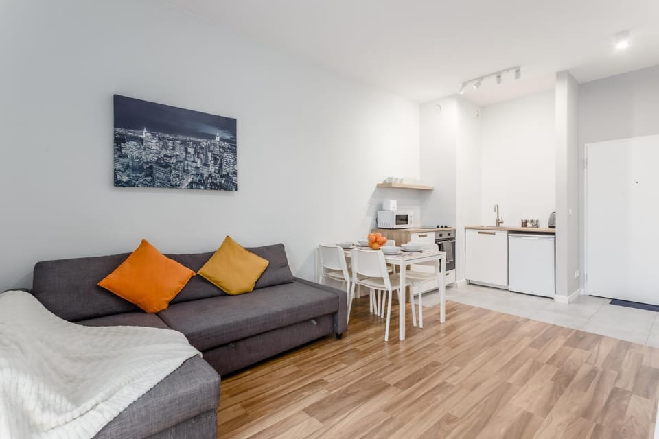 Kitchen or kitchenette, Living room, Seating area, Dining area