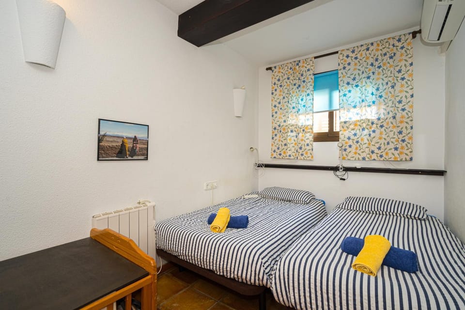 Property building, Living room, Bedroom