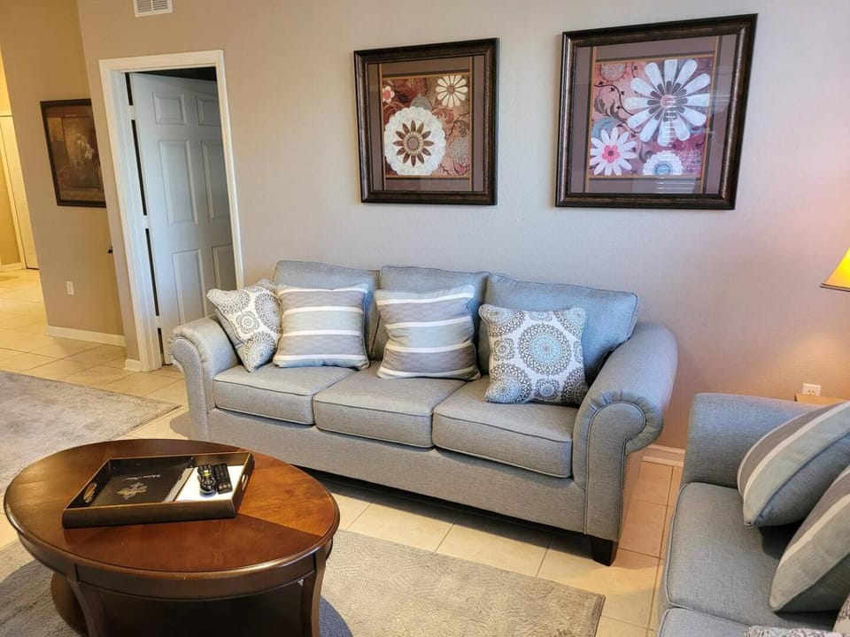 Windsor Hills 3 Bedroom Condo 2 Miles from Disney House in Windsor Hills