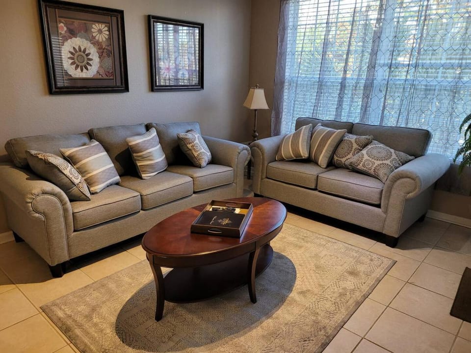 Windsor Hills 3 Bedroom Condo 2 Miles from Disney House in Windsor Hills