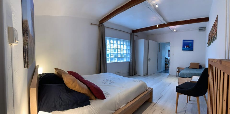 Photo of the whole room