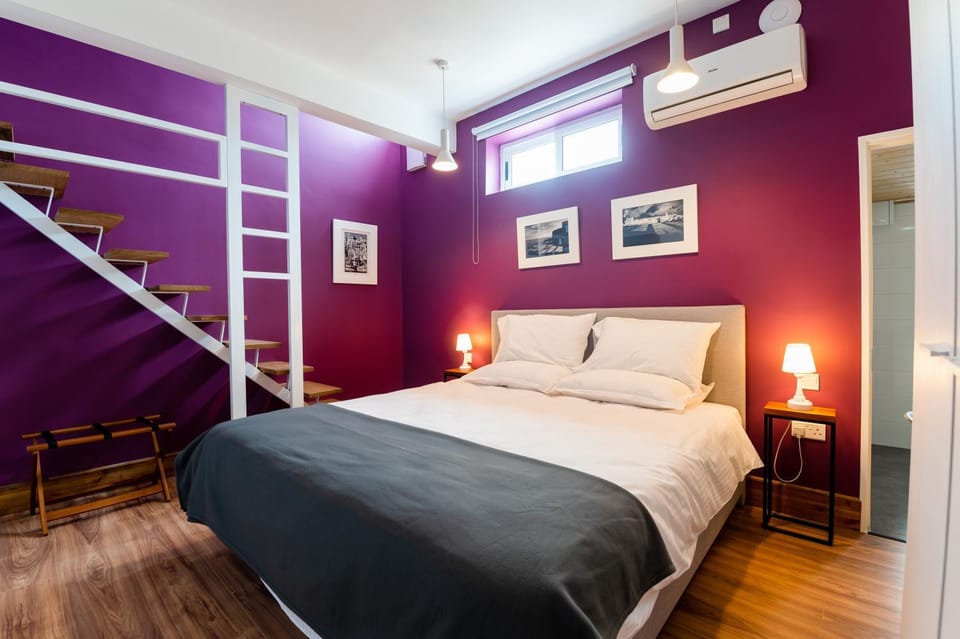 Bedroom, air conditioner